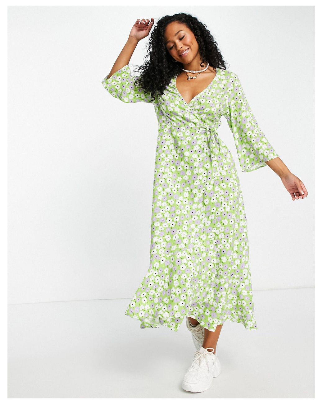 Monki Amanda Viscose Ditsy Floral Print Midi Wrap Dress in Green | Lyst UK