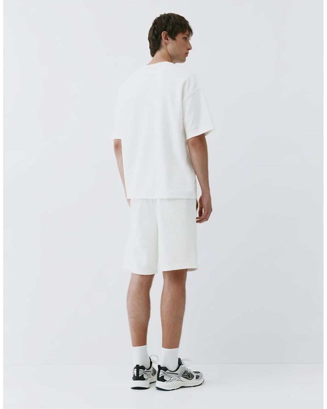 Pull&Bear White Textured Relaxed Fit T-Shirt for men
