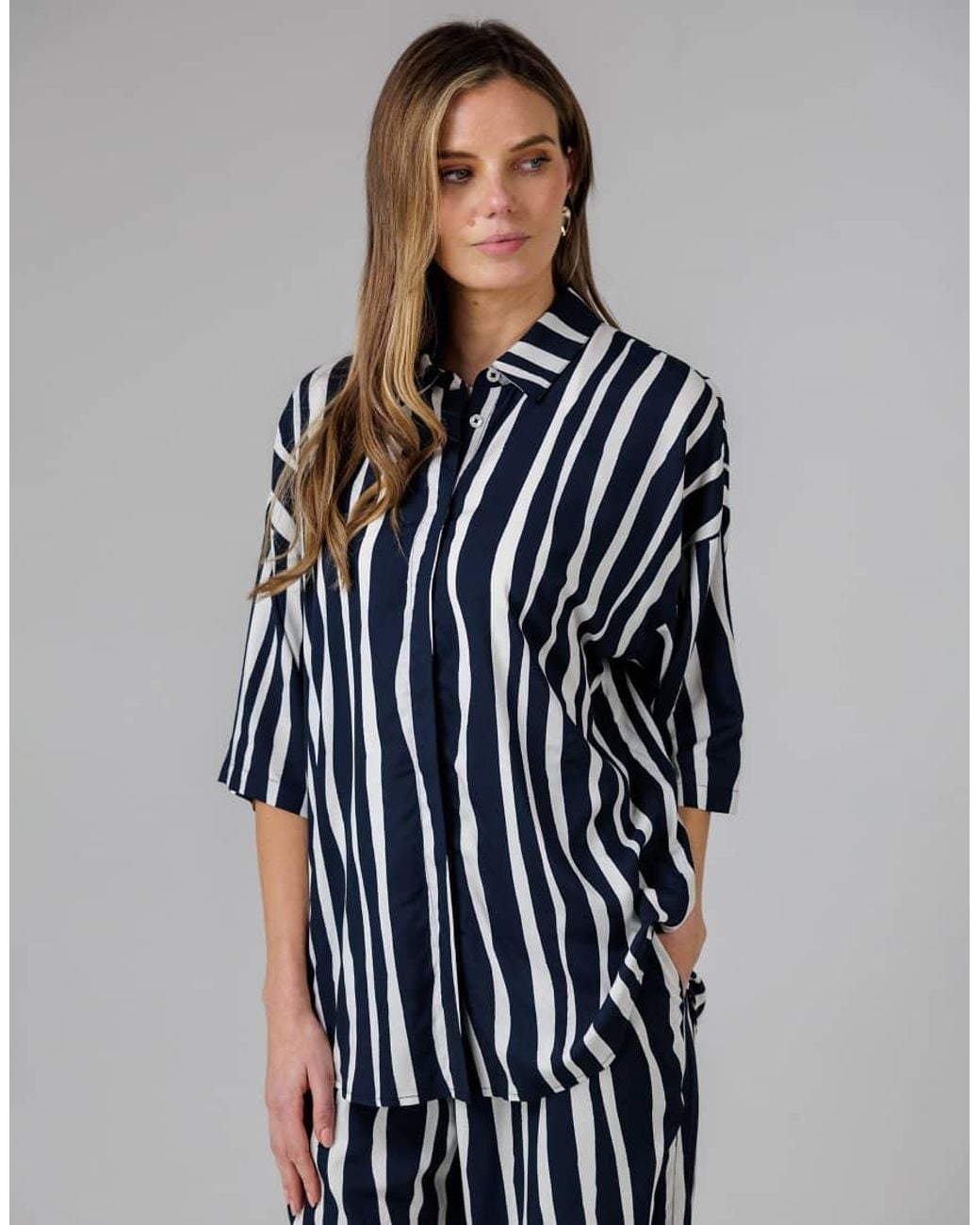French Connection Gray Vertical Stripe Oversized Button-Up 3/4 Length Sleeve Shirt