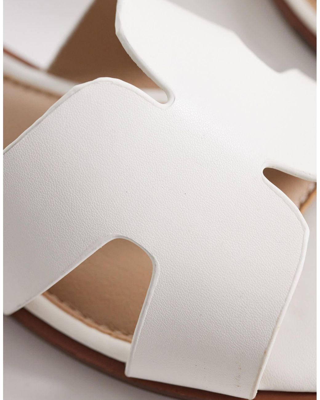 SEQWL White – storke – flache sandalen