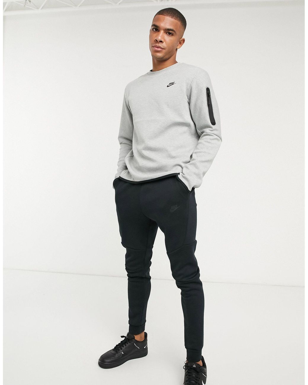 grey nike crew neck sweatshirt