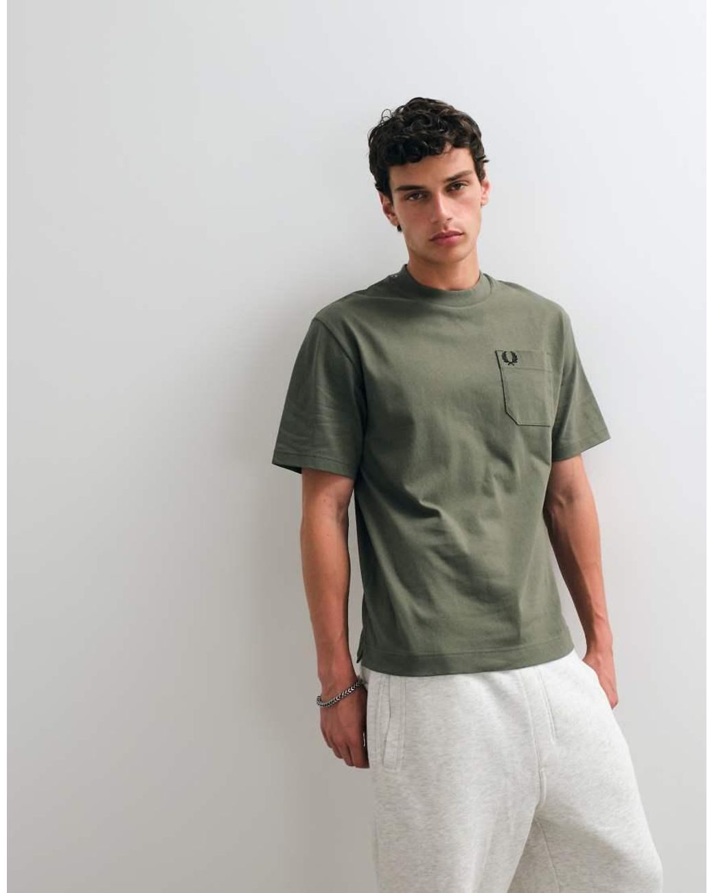Fred Perry Green Relaxed T-Shirt for men