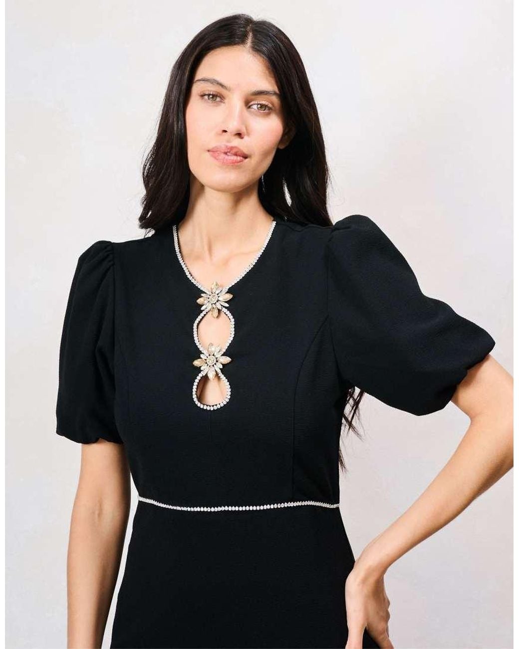 Hope & Ivy Black The Sutton Puff Sleeve Midi Dress With Dimond Trim Detailing