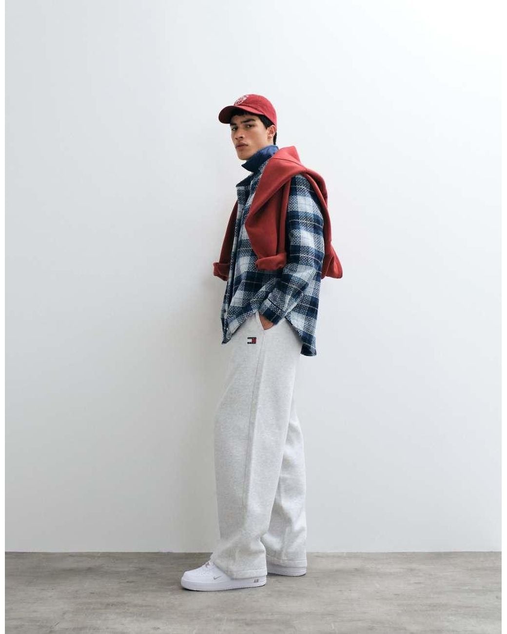 Tommy Hilfiger White Badge Logo Sweatpants for men