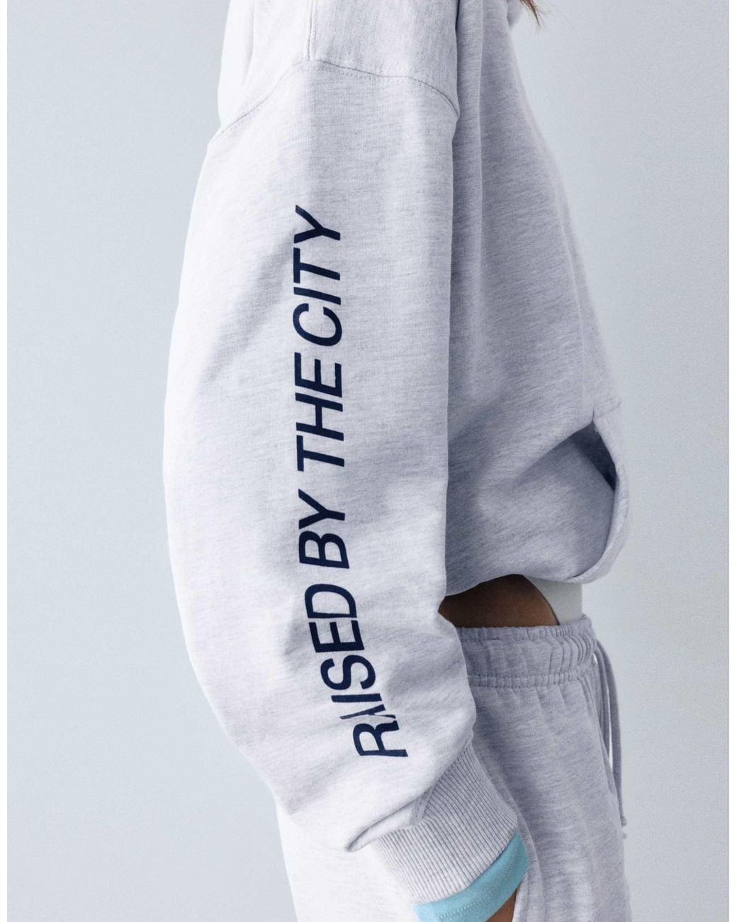 Sweat à capuche imprimé graphique chiné Pull&Bear en coloris White