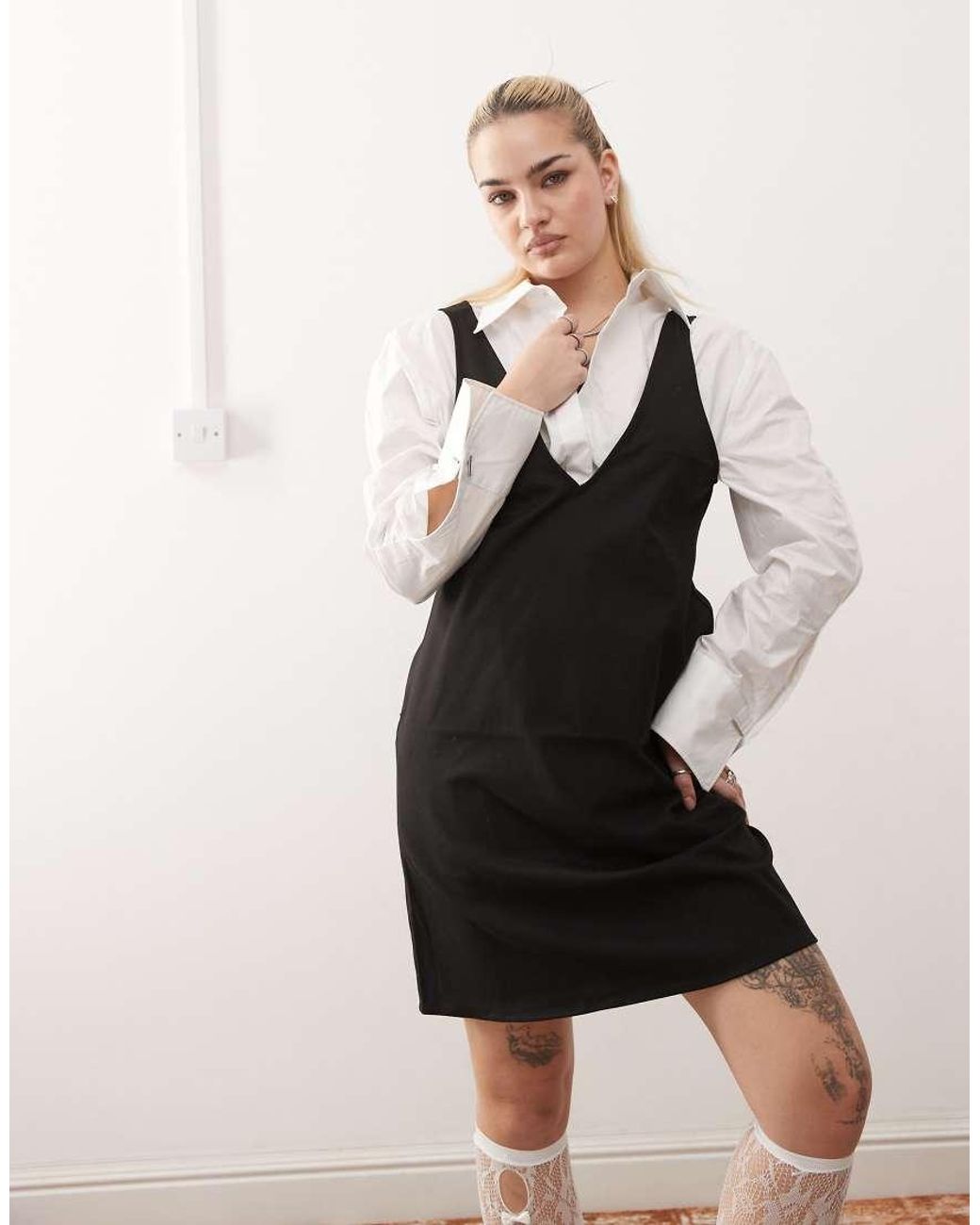 Monki Mini-Overgooierjurk in het Black