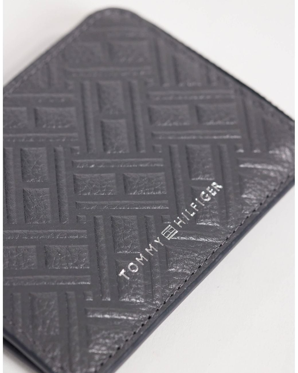 Tommy Hilfiger White Embossed Flag Logo Zip Cardholder for men