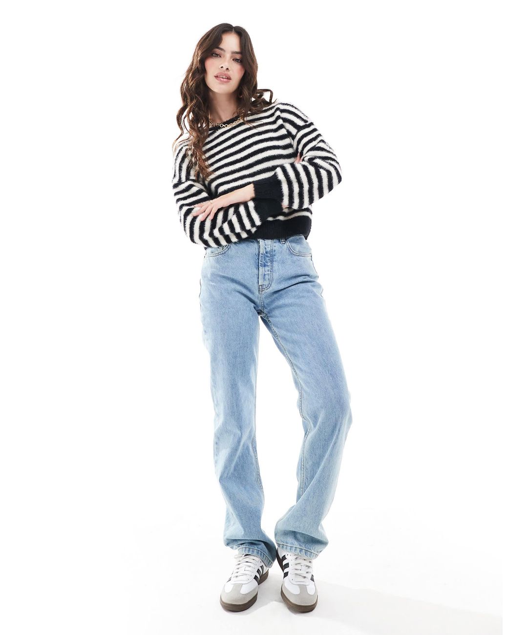 Pull duveteux à rayures - et blanc ONLY en coloris Blue
