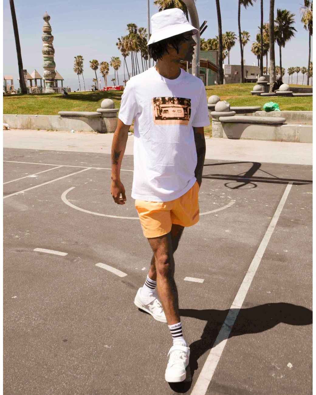 adidas Originals 'summer Club' Oversized T-shirt With Campervan Graphic in  White for Men | Lyst