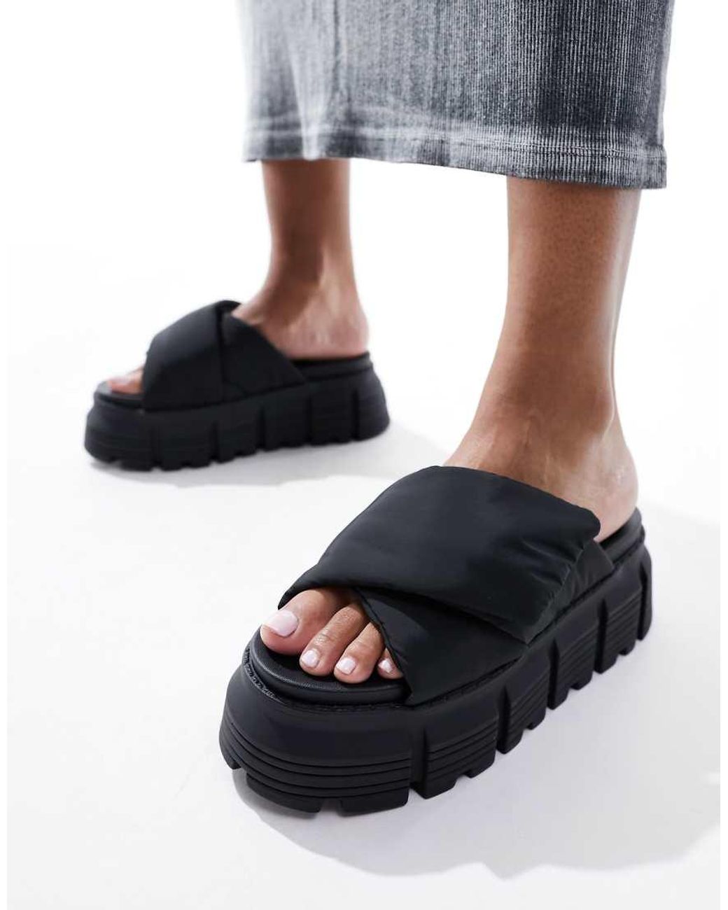 Buffalo☆Ava Velcross flat sandals in beige サンダル【UK発】 Buffalo☆Ava Velcross flat sandals in beige サンダル【UK発