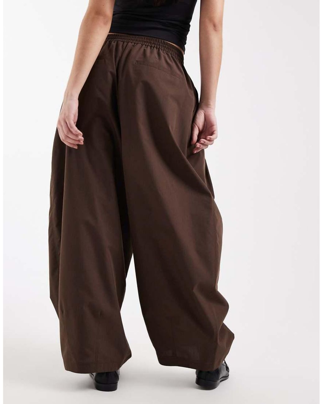 Pantaloni A Palloncino Color Cioccolato di Collusion in Brown