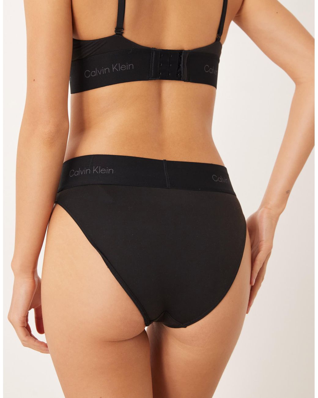Modern - bas Calvin Klein en coloris Black