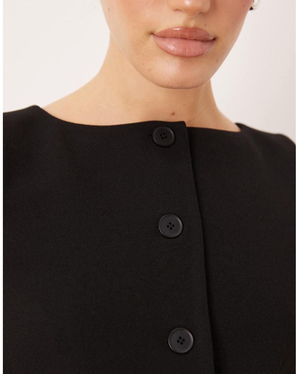 Avay di Mango in Black
