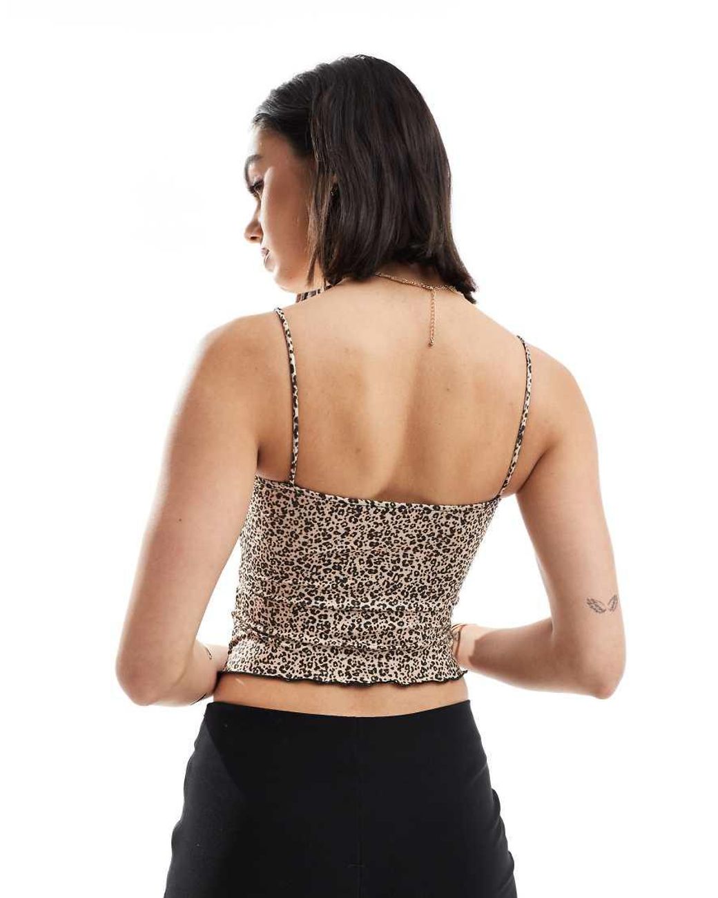 Top A Canottiera Con Spalline Sottili E Scollo Dritto Con Stampa Leopardata di Bershka Lyst