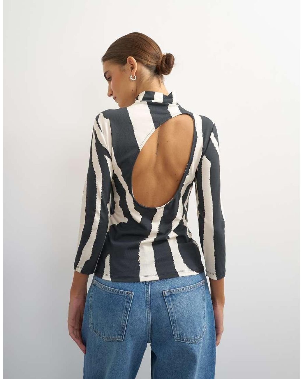 TOPSHOP White Zebra High Neck Open Back 3/4 Sleeve Top
