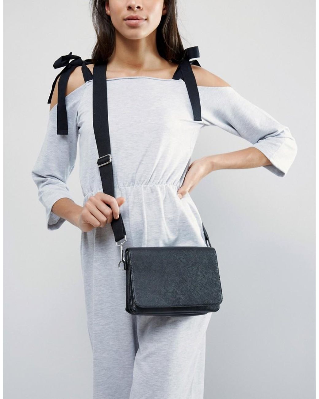 Monki Minimal Cross Body Bag With Wide Strap in Black