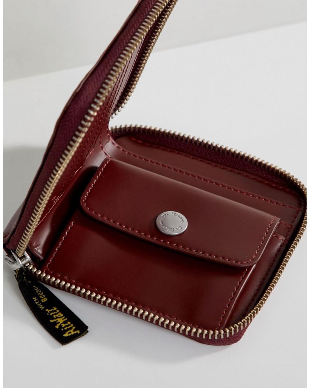 Zip Wallet In Leather Dr. Martens pour homme en coloris Rouge | Lyst