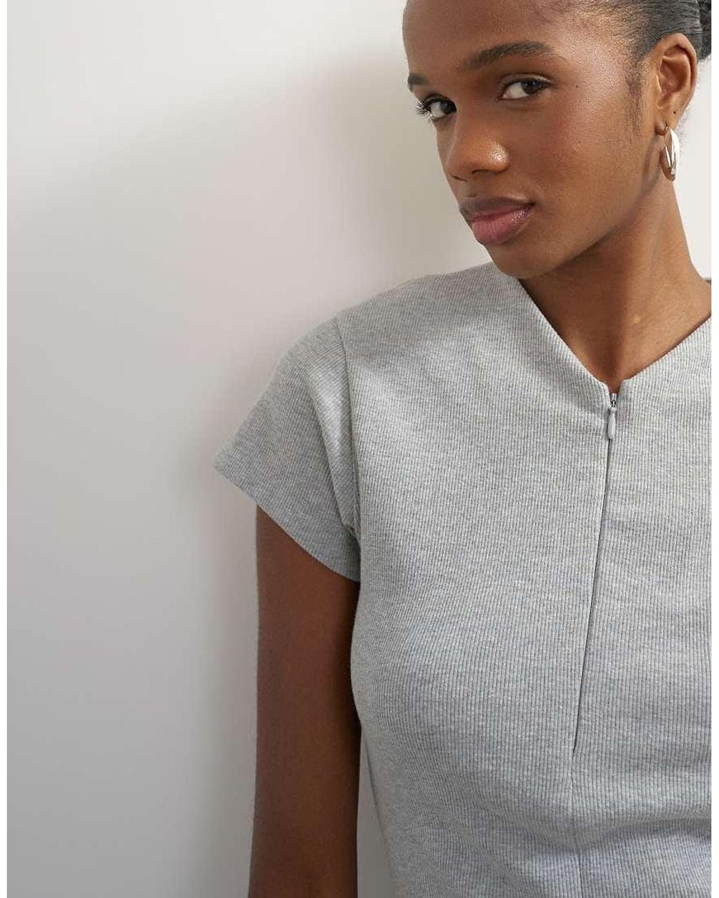 TOPSHOP Gray Ribbed Zip V Short Sleeve Top
