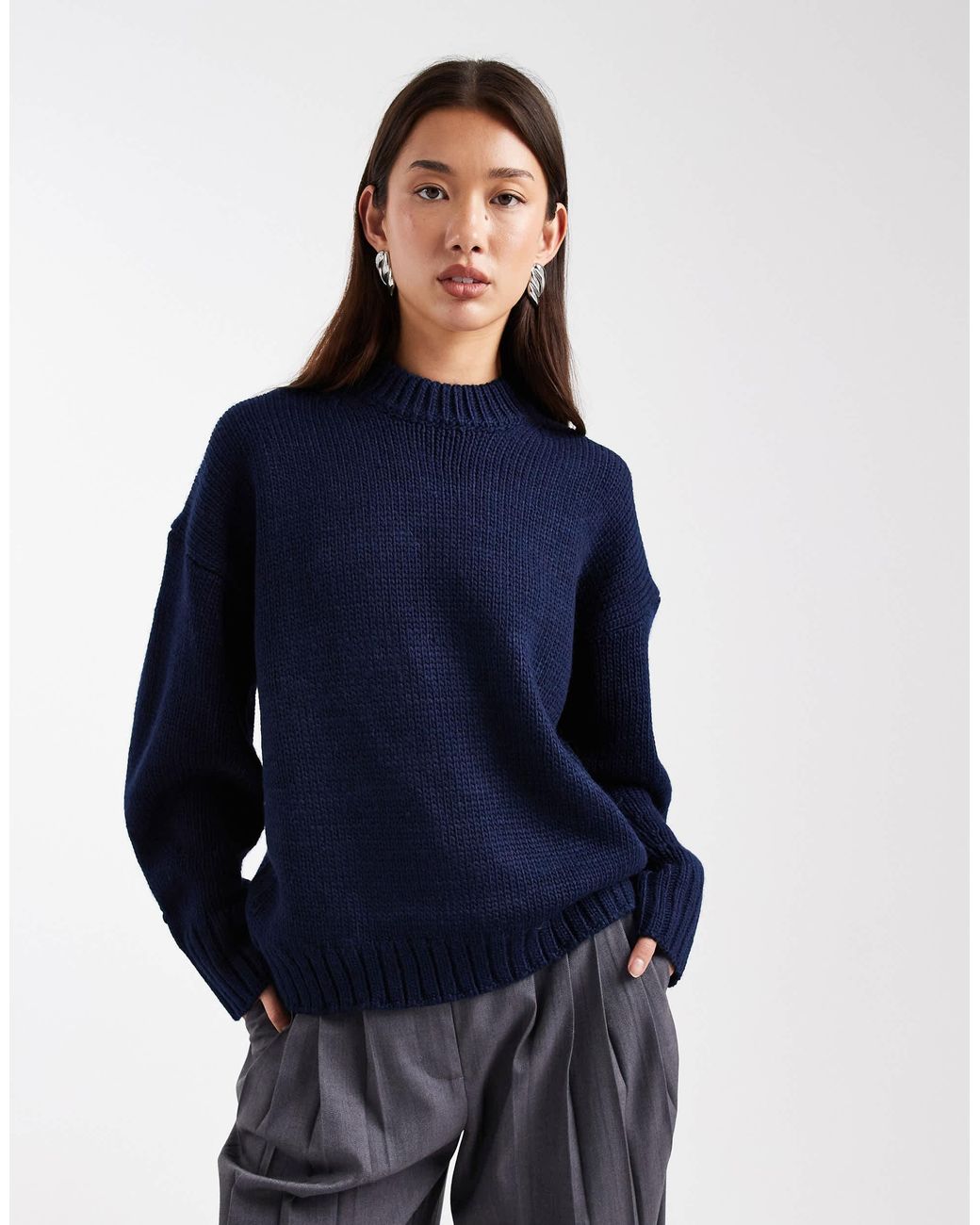 Pull super oversize épais col rond ourlet arrondi ASOS en coloris Blue