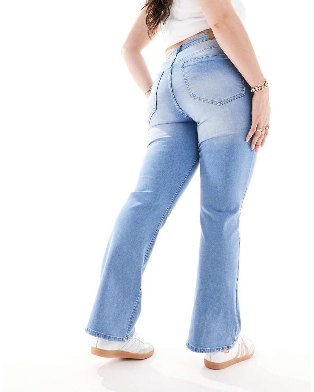 Vaqueros De Talle Alto Y Corte Acampanado Con Lavado Azul Claro Descolorido Sally De ONLY de color Blue