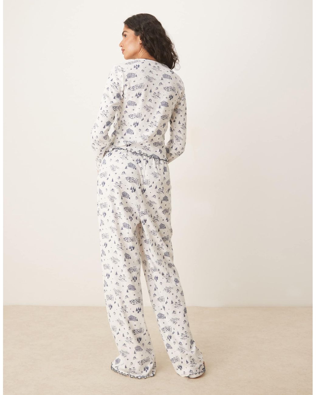 ASOS Natural – pyjama aus pointelle mit em landschafts-printmuster, aus hose und langärmligem t-shirt