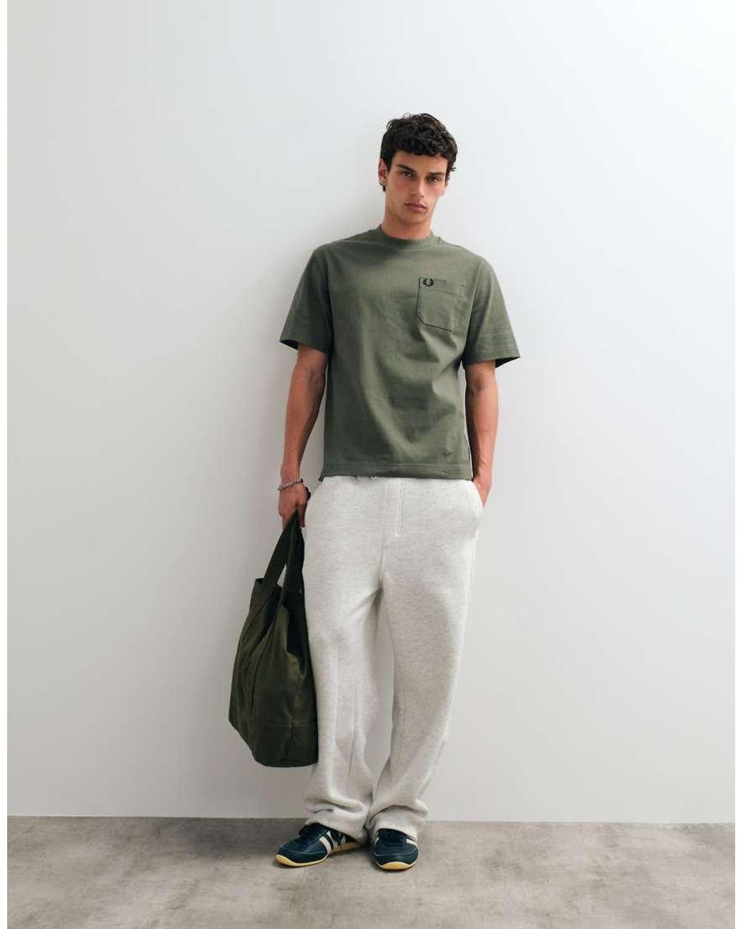 Fred Perry Green Relaxed T-Shirt for men