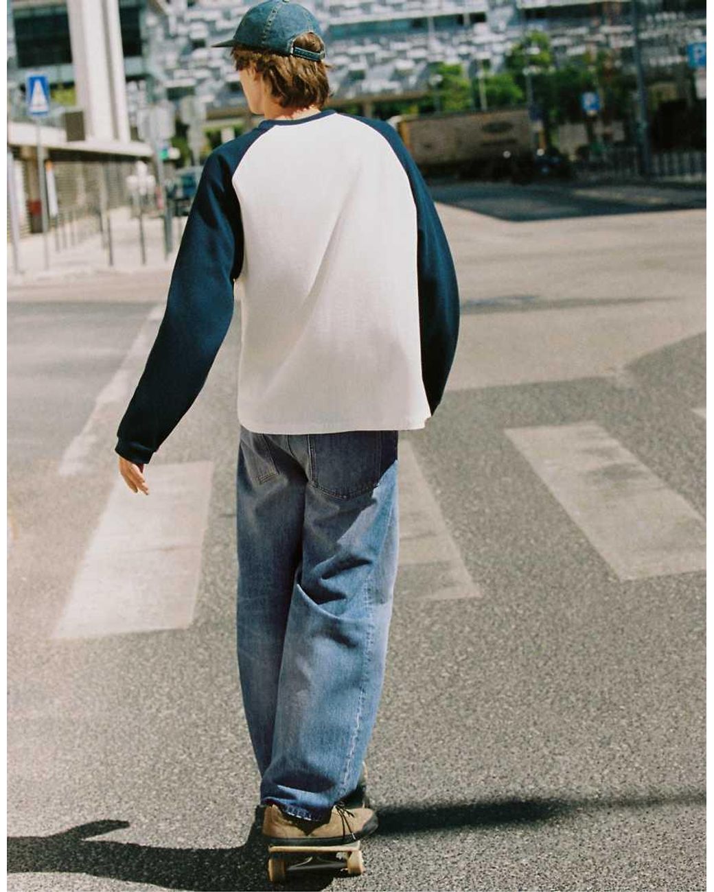 Pull&Bear Blue Embroidered Raglan Sleeve T-shirt for men
