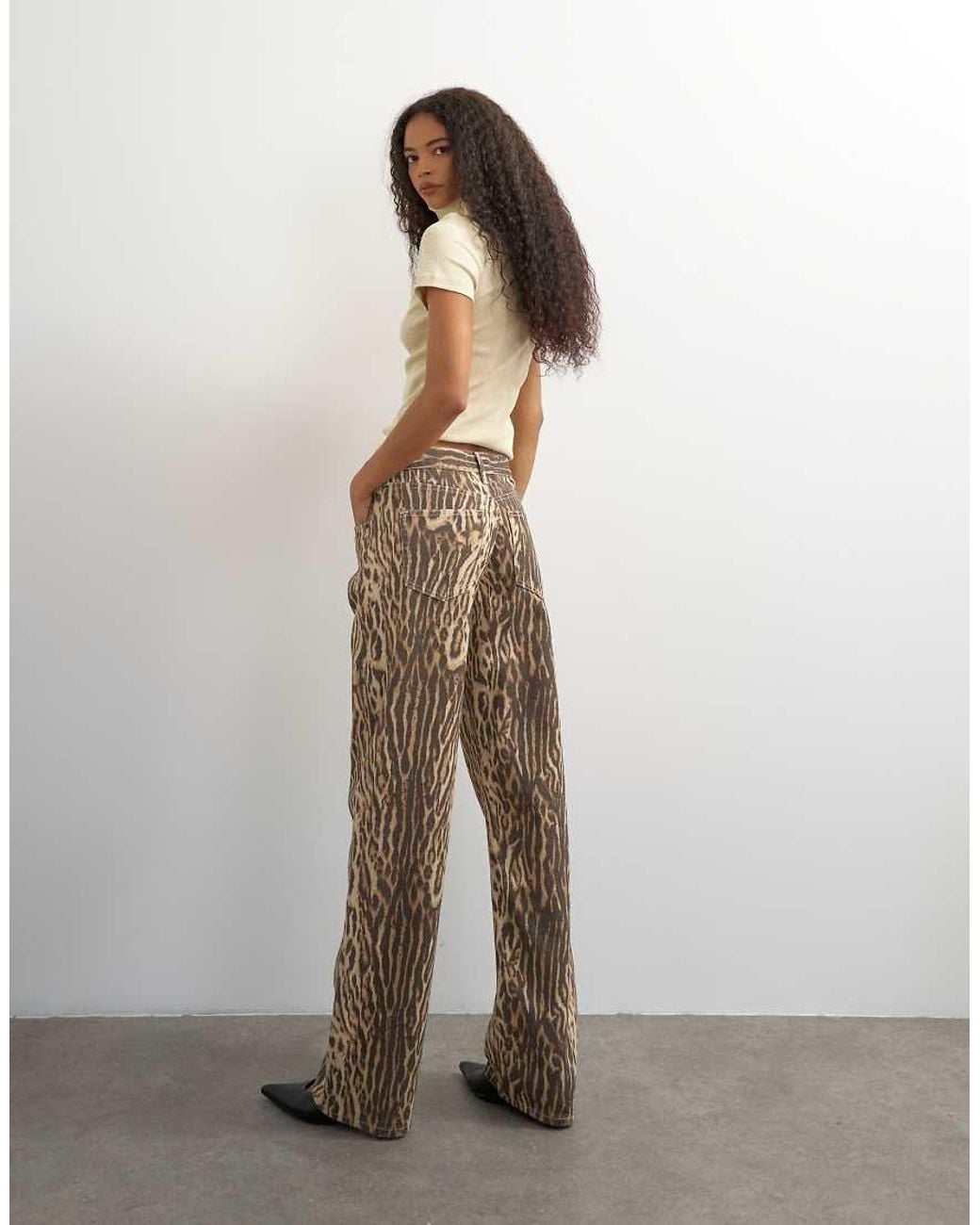 TOPSHOP Brown Ember Low Rise Relaxed Straight Leg Jean