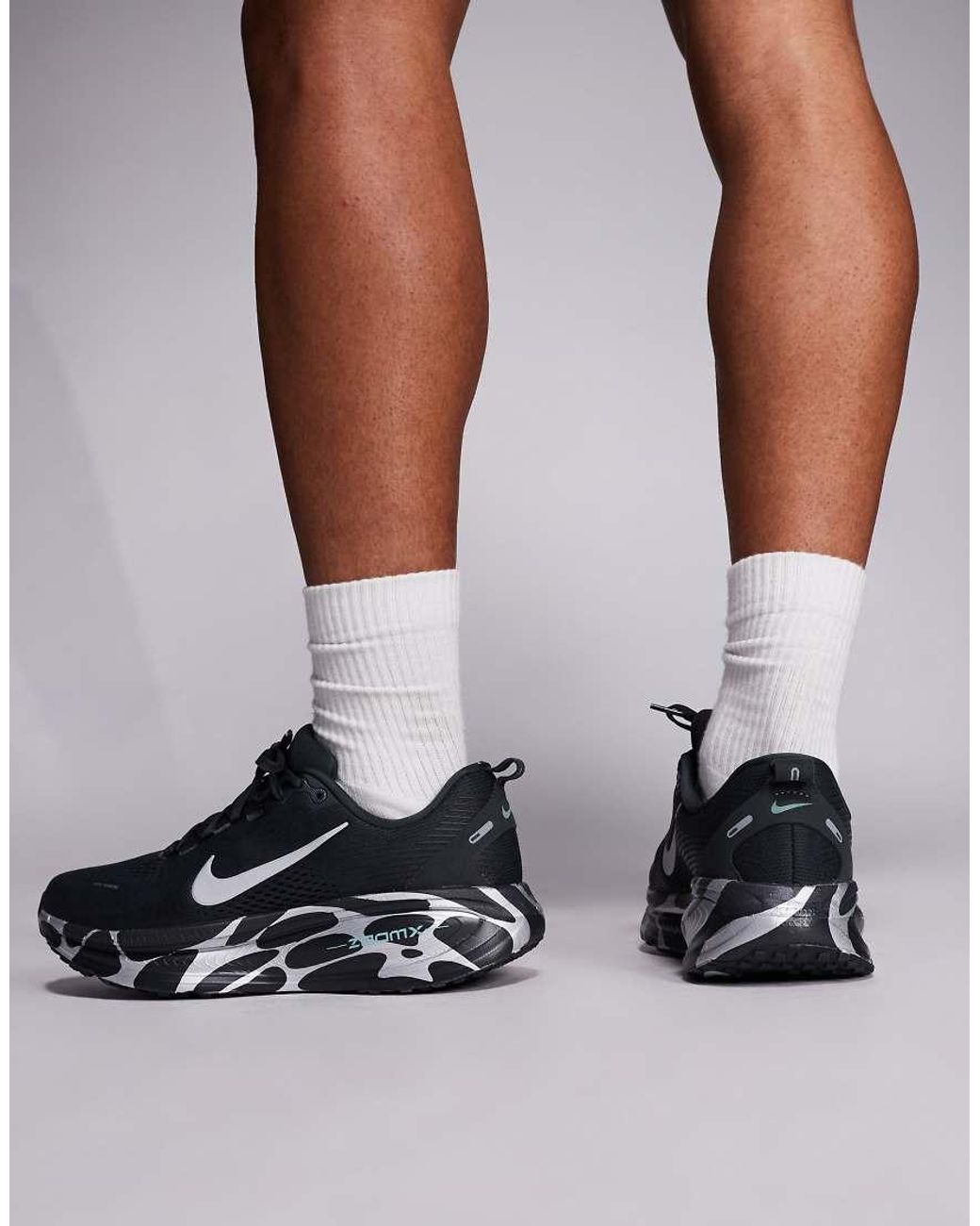 Nike Gray Vomero 18 Trainers for men