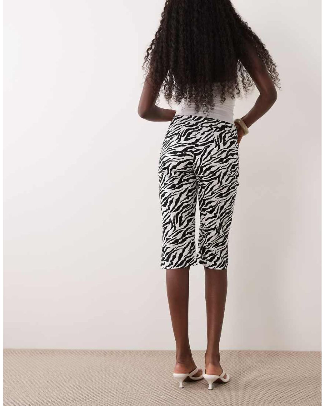 Motel Natural Seni Zebra Print Twill Capris