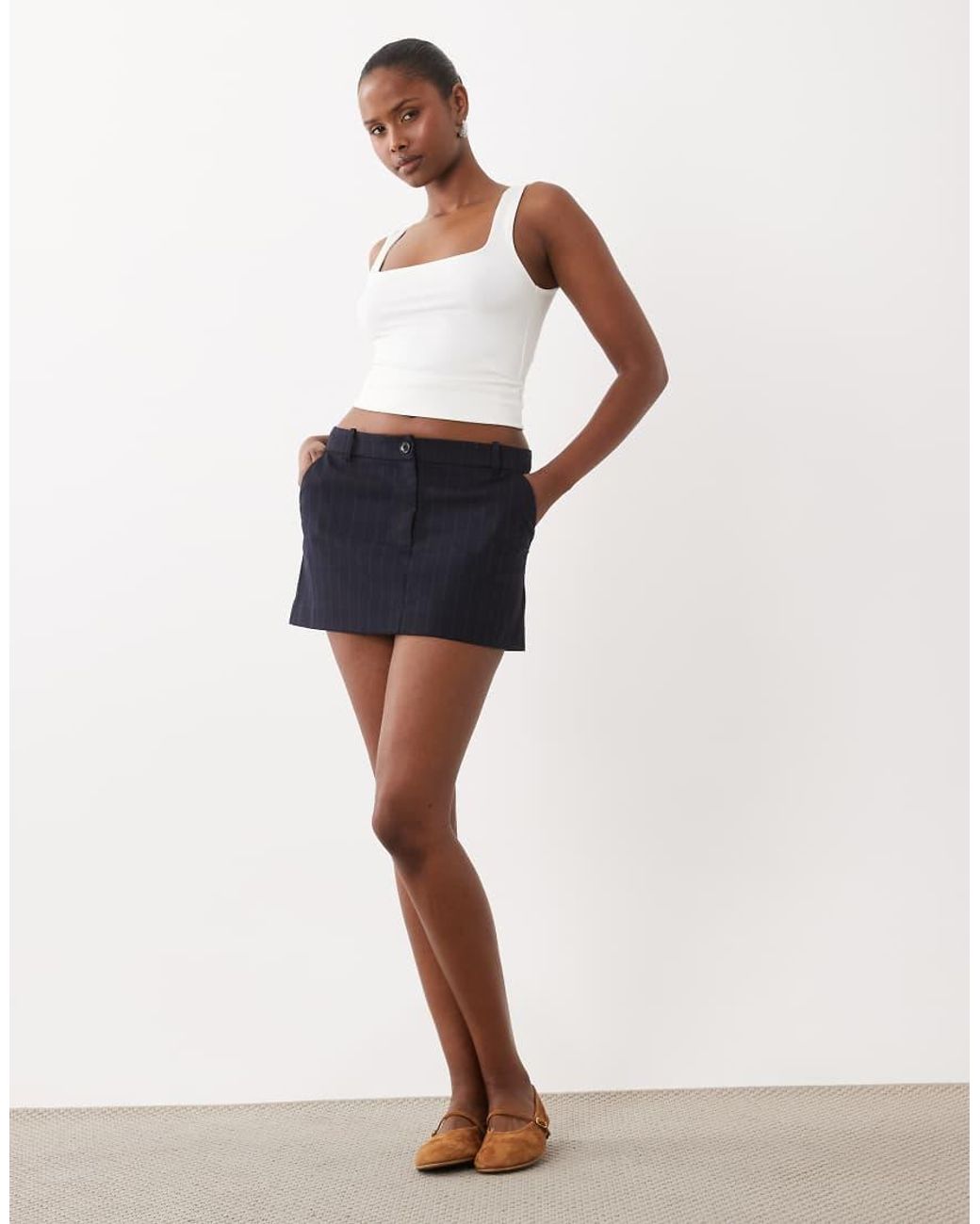 GOOD AMERICAN White Pinstripe Tailored Mini Skirt