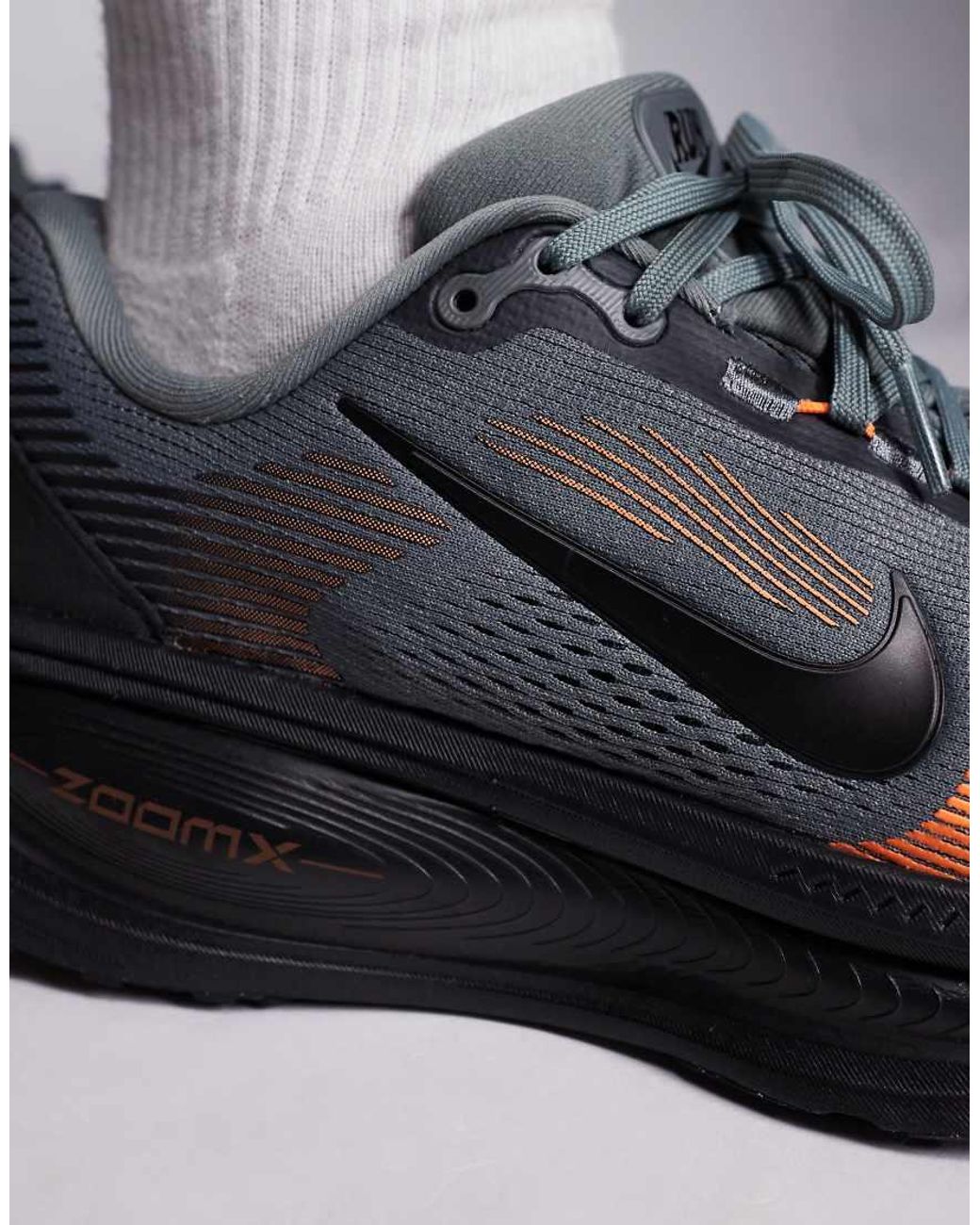 Nike Gray Vomero 18 Trainers for men