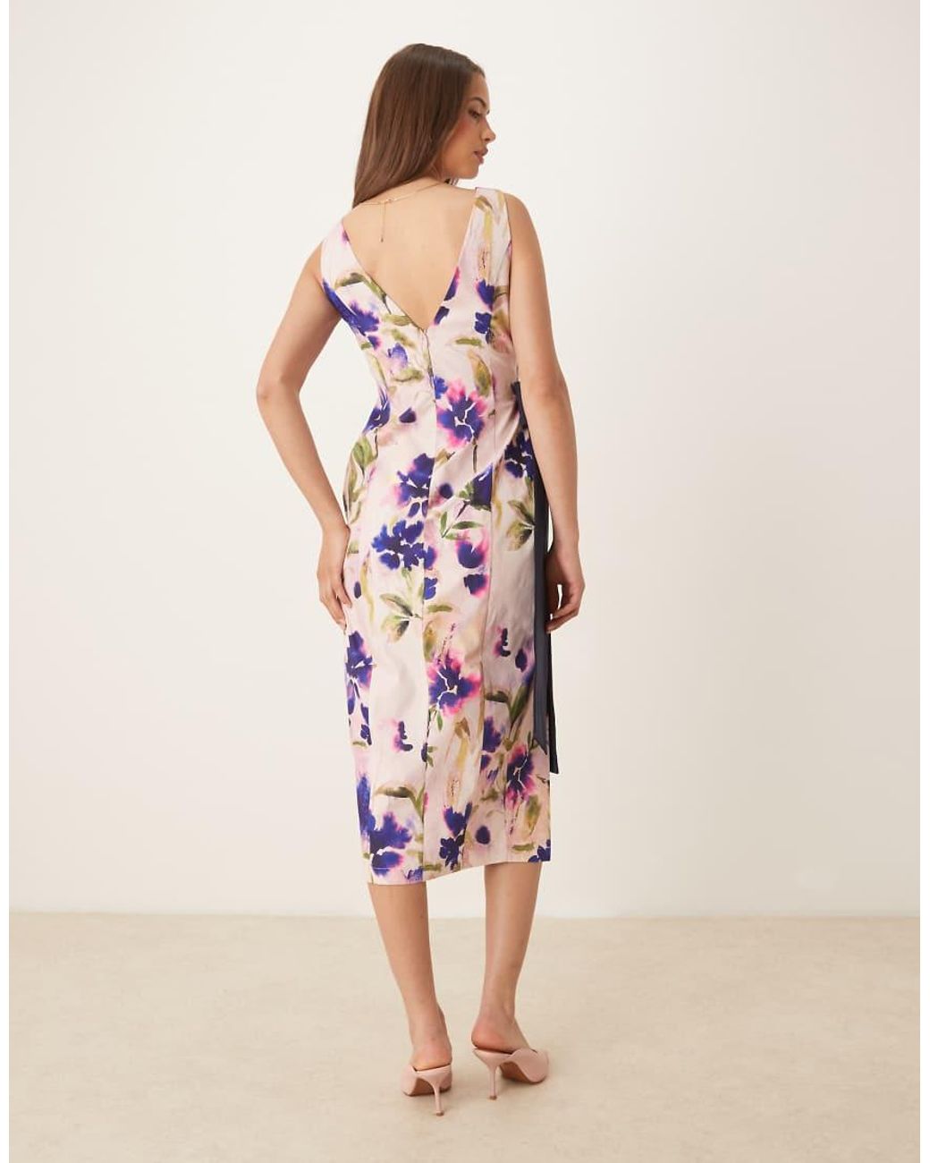 Hope & Ivy Pink Asymmetric Pencil Dress With Bow Detail
