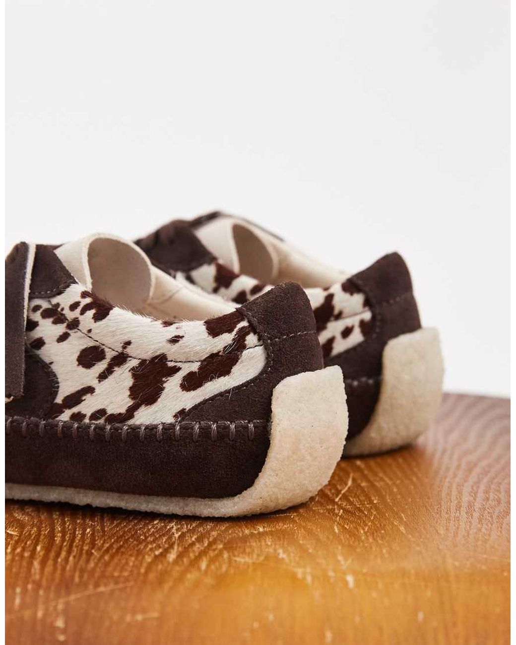 Tor Low Sneakers Basse Con Stampa Mucca di Clarks in Brown