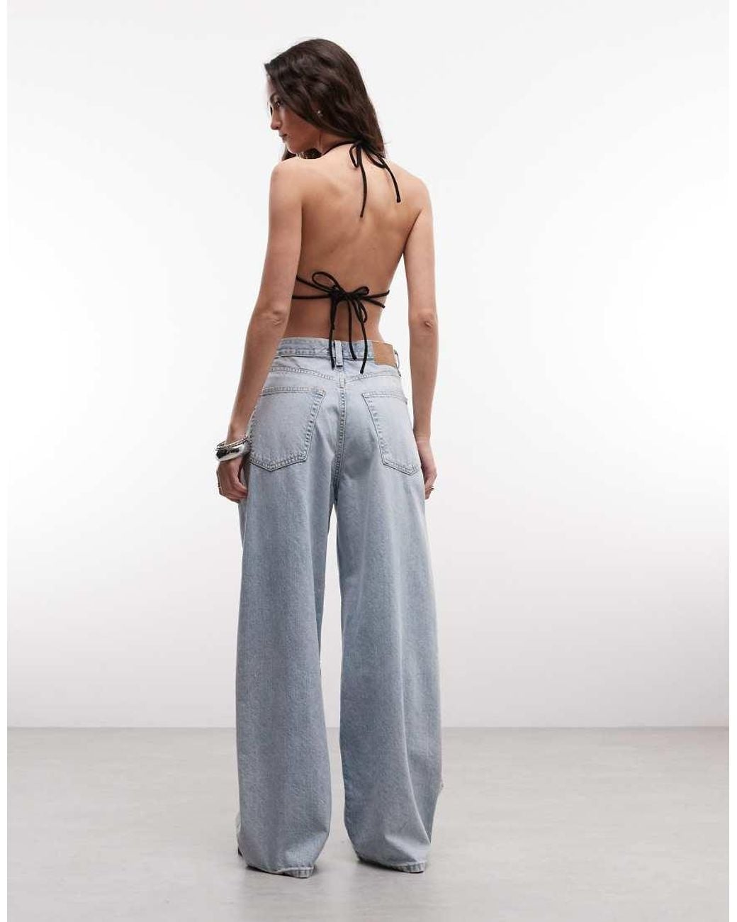 Weekday Astro in het Blue