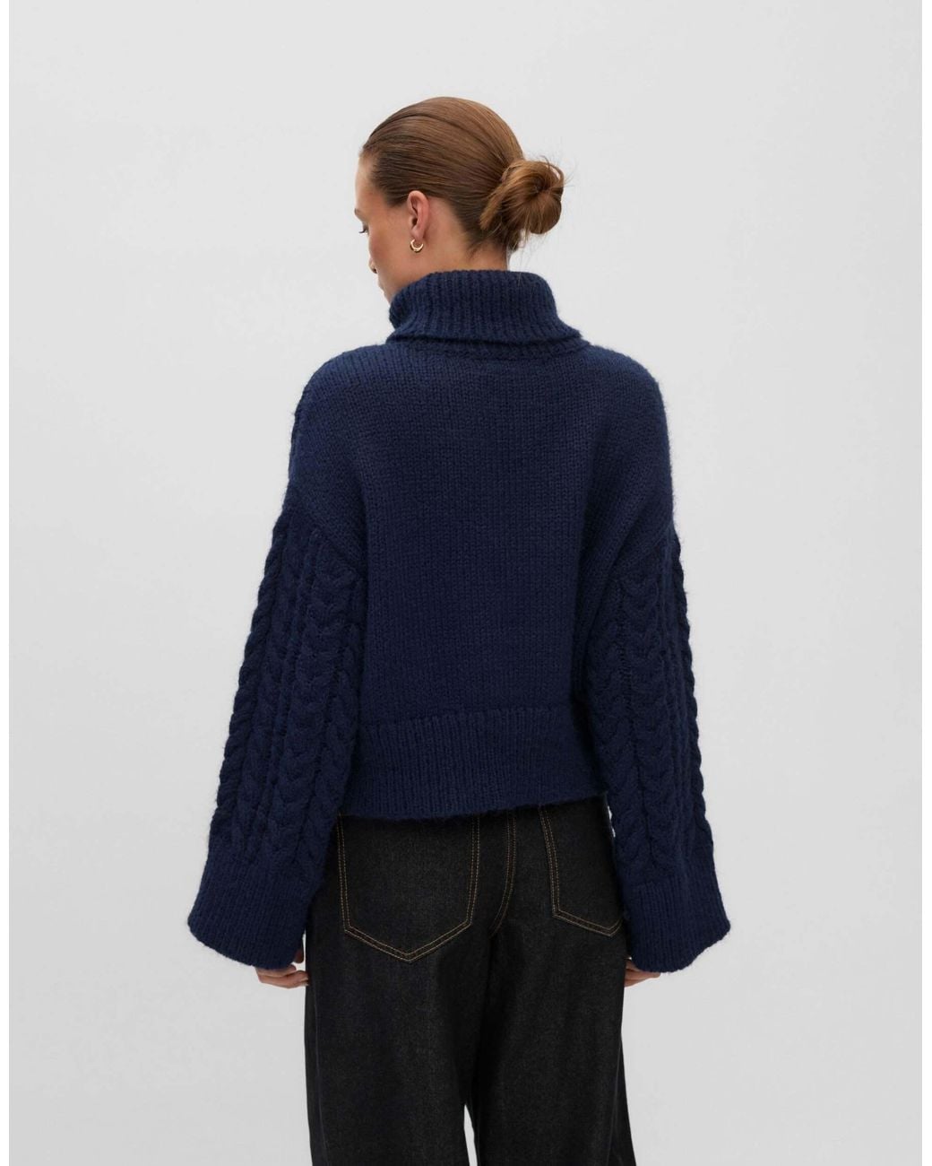 Vero Moda Blue Dream gerippter oversize-strickpullover mit rollkragen und überschnittenen schultern