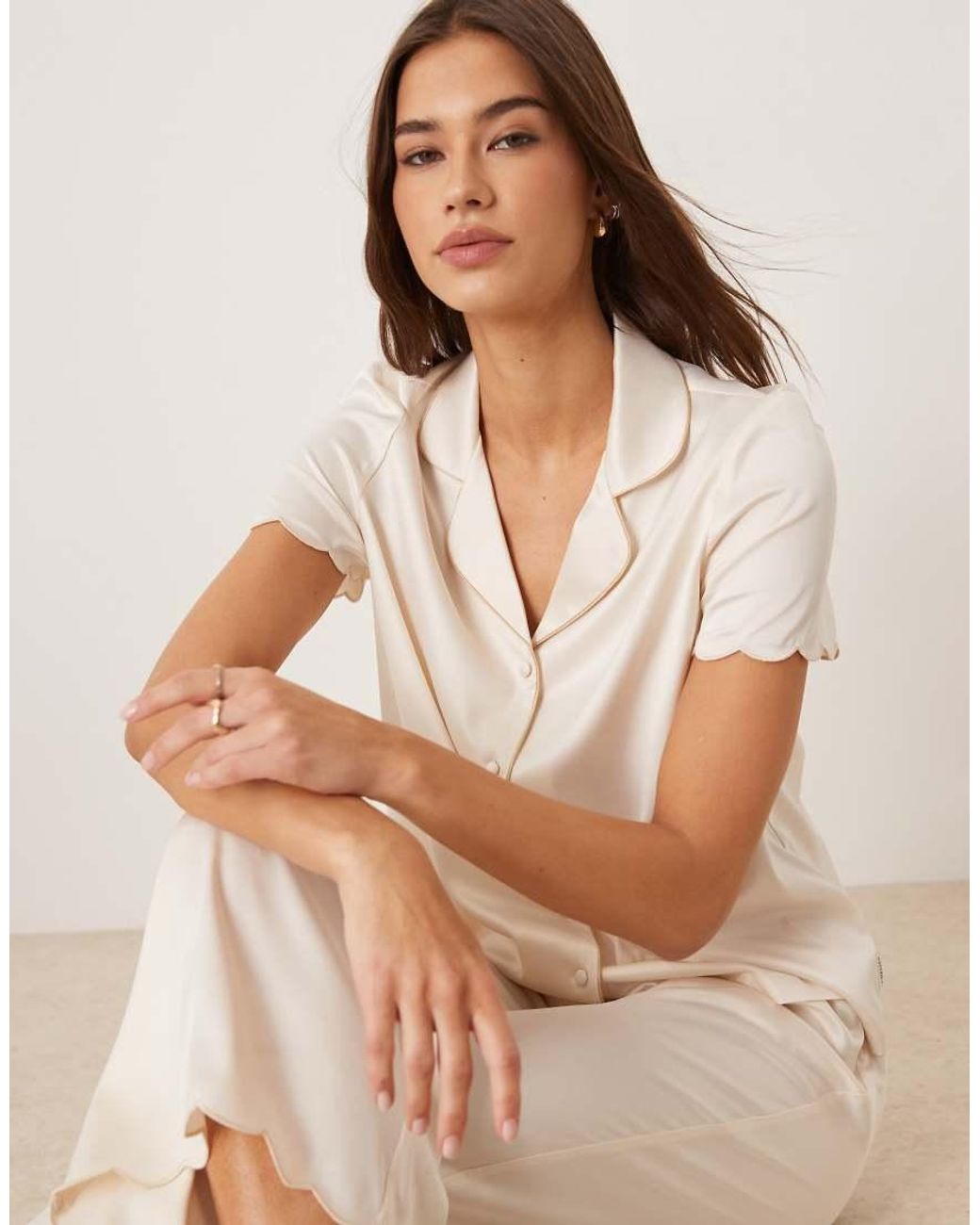 Chelsea Peers Natural Bridal Scallop Placket Buttom Up Capri Length Bottom Nightwear Set