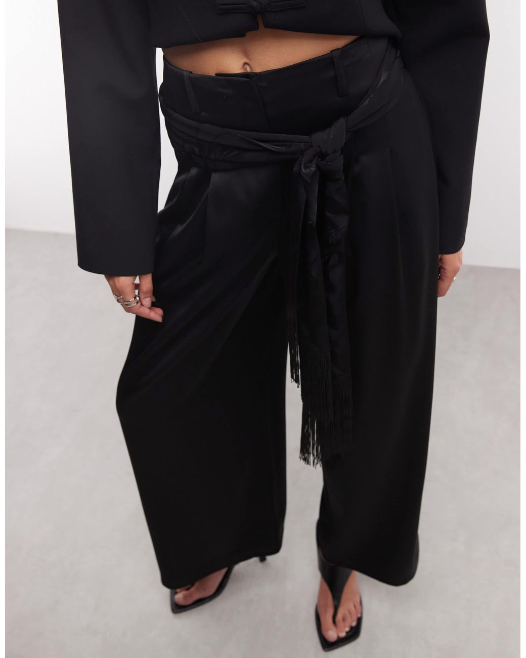ASOS Black Satin-bindeschal mit fransen