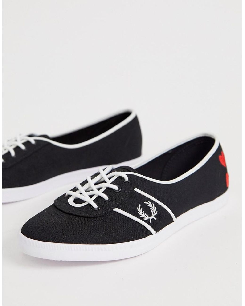 Fred Perry X Amy Winehouse Foundation Aubrey Twill Trainer in Black | Lyst  UK