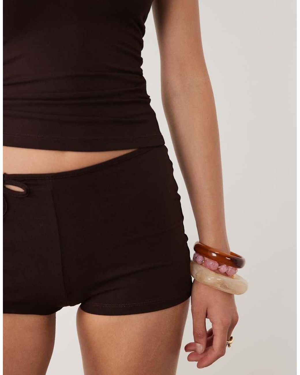 Motel Natural Mottel Abril Flower Ring Short