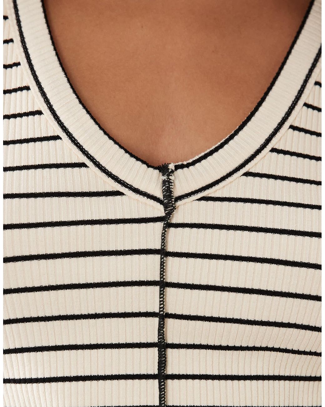 Débardeur côtelé épais à col v et coutures visibles - crème et noir rayé ASOS en coloris White