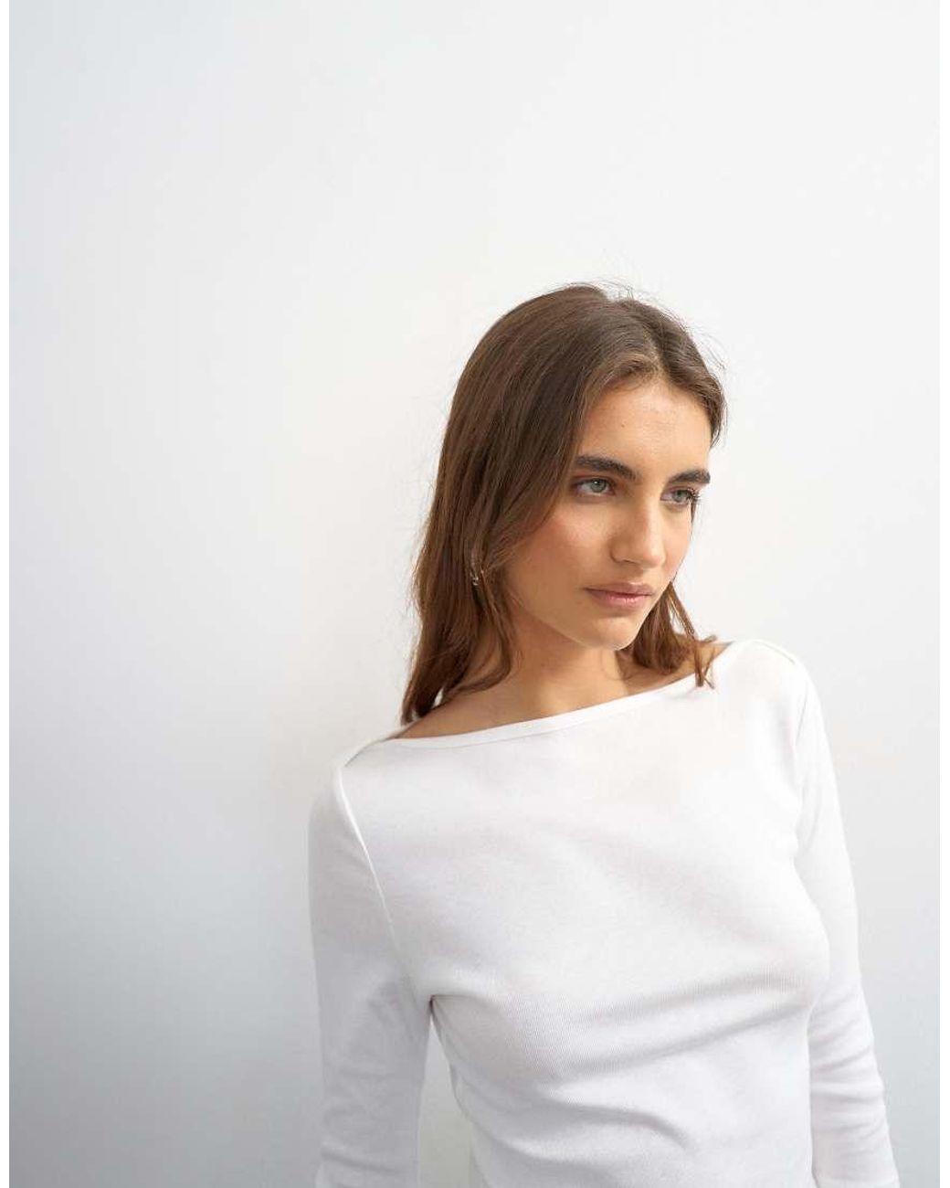 TOPSHOP White Slash Neck Curve Hem Top