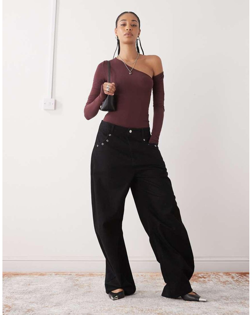 Weekday Superzachte Top Met Lange Mouwen En Asymmetrische Uitsnijding in het Red