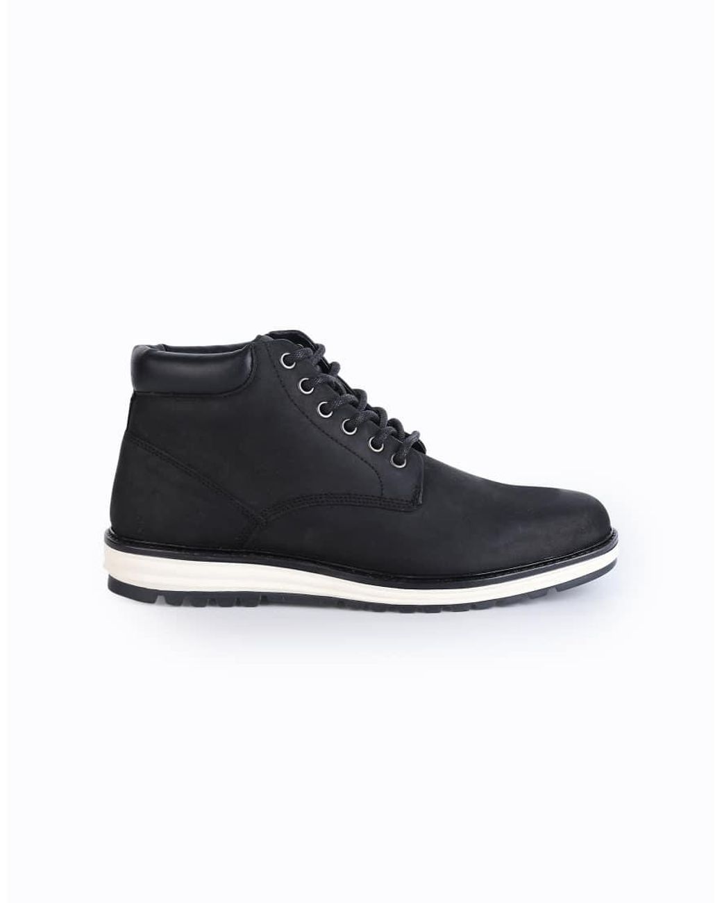 Thomas Crick Black Wells Leather Chukka Lace-Up Boots for men