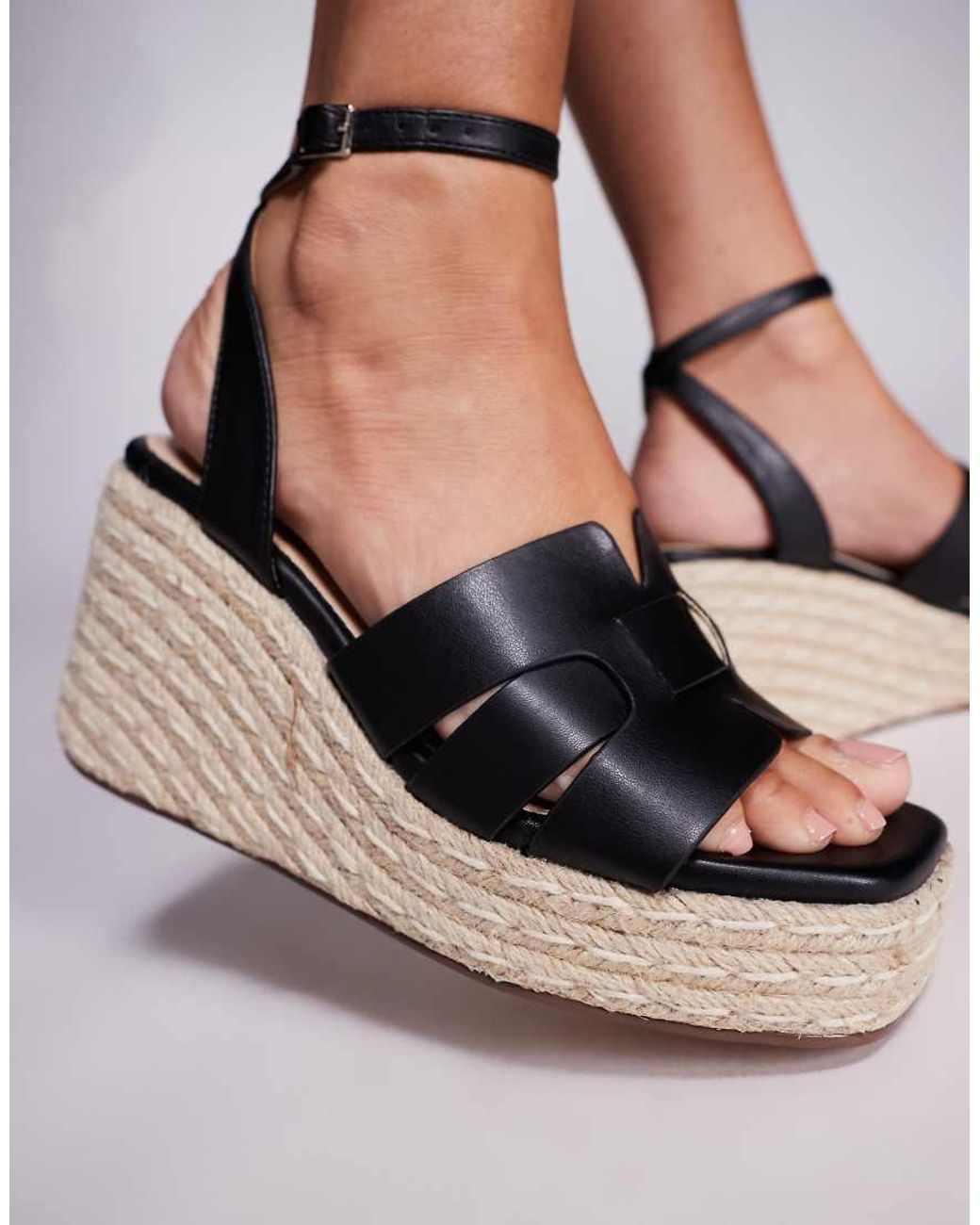 SIMMI Black Bellamy Wedge Sandals