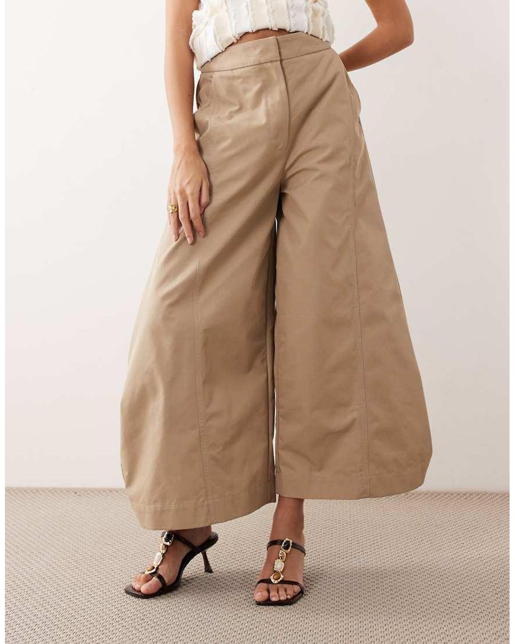ARRANGE Natural Extreme Cropped Barrel Pants