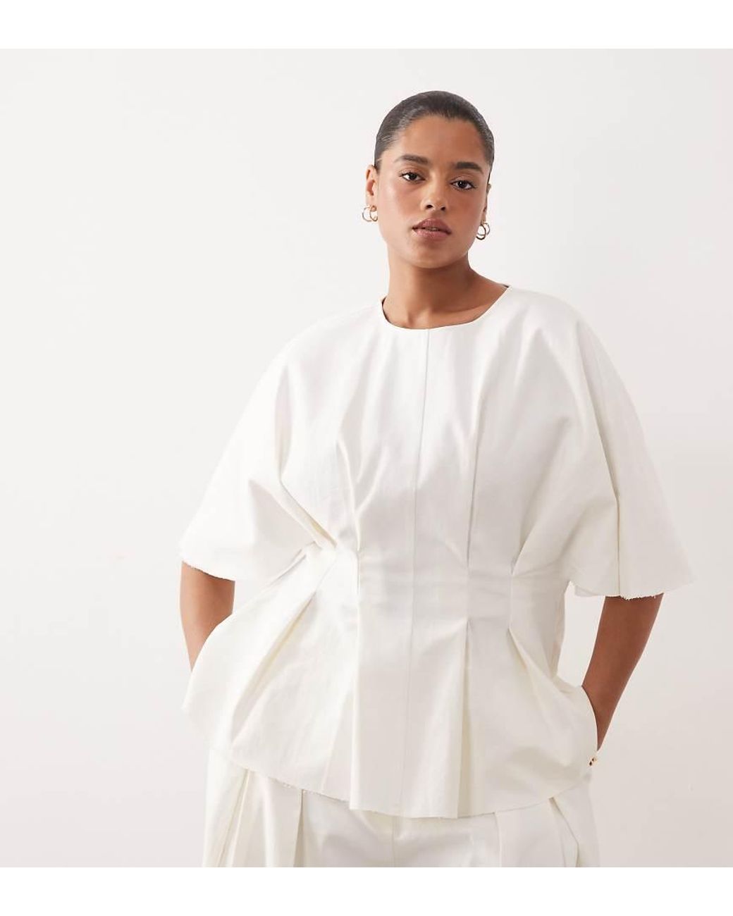ARRANGE White Curve Pleated Cinched Waist Tee Co Ord