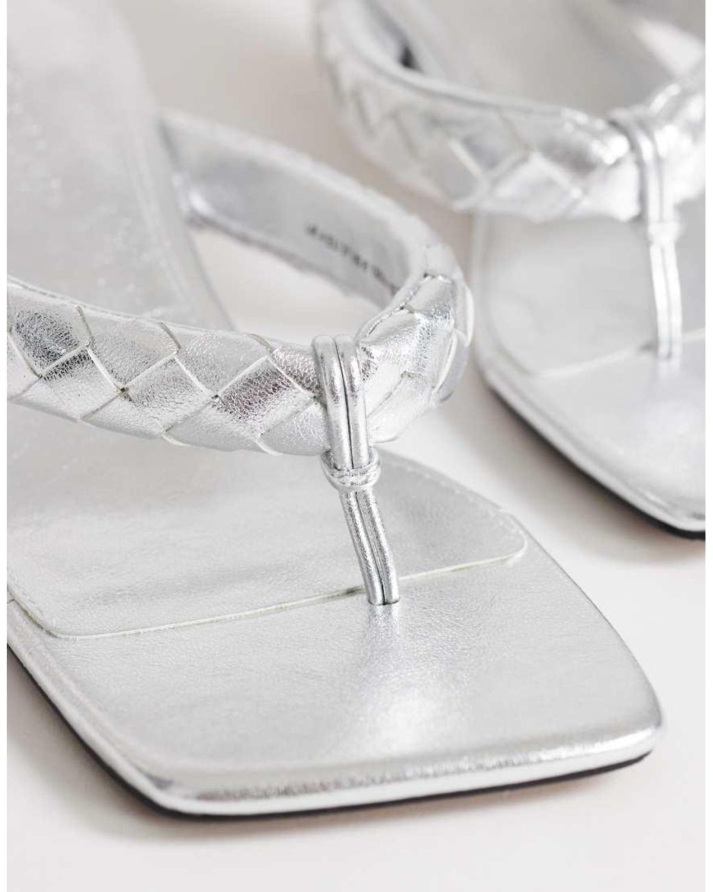 TOPSHOP White Emily Pin Mid Heel Woven Toe Thong Sandal