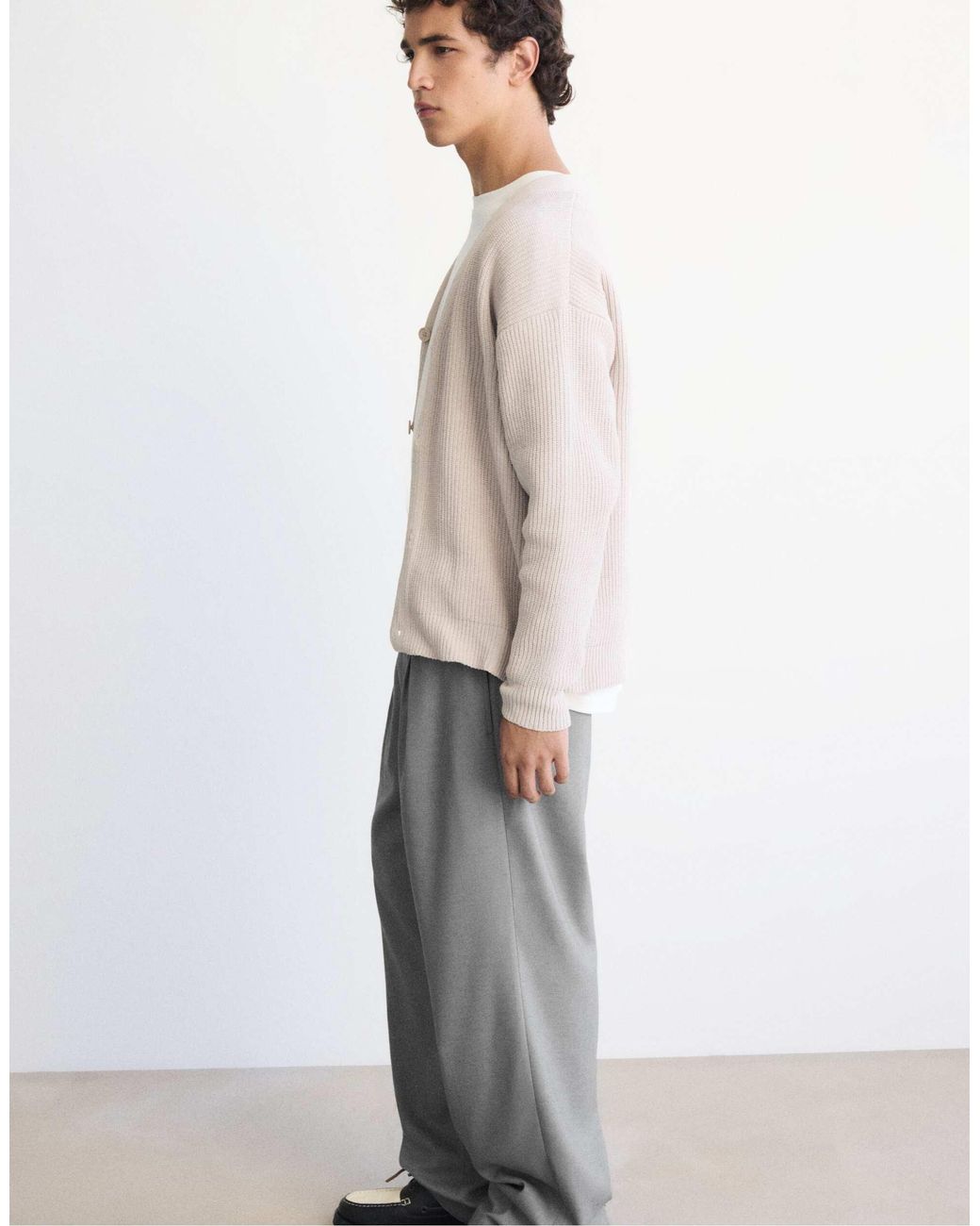 Pull&Bear Gerade anzughose mit abnähern in White für Herren