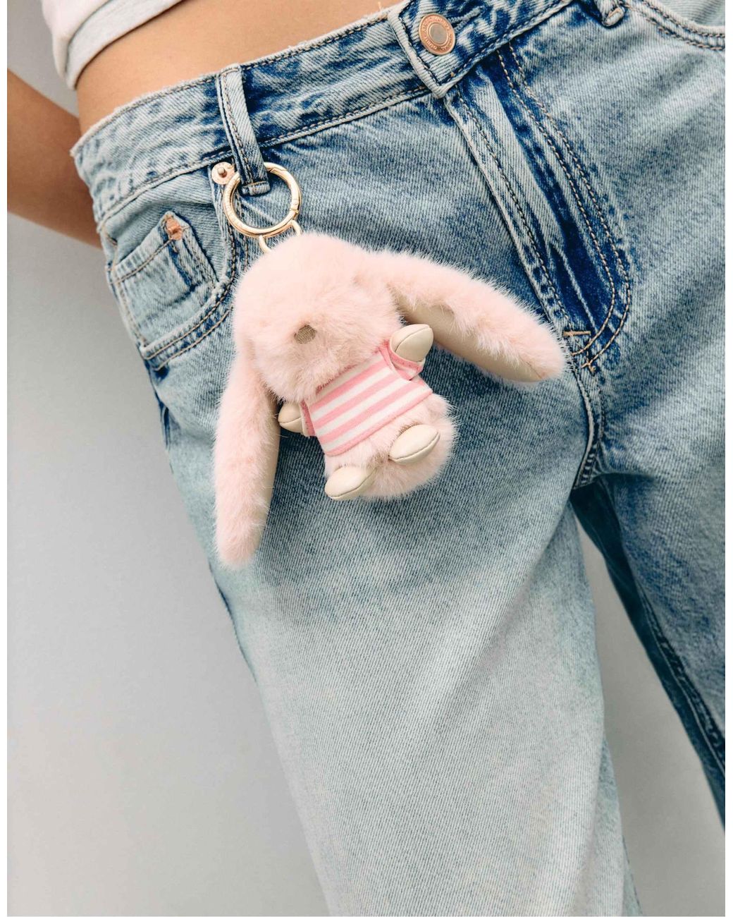 Breloque lapin - pâle Stradivarius en coloris Pink